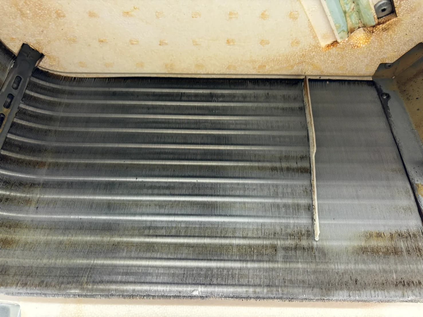 施工後の熱交換器フィンの様子（アップ）